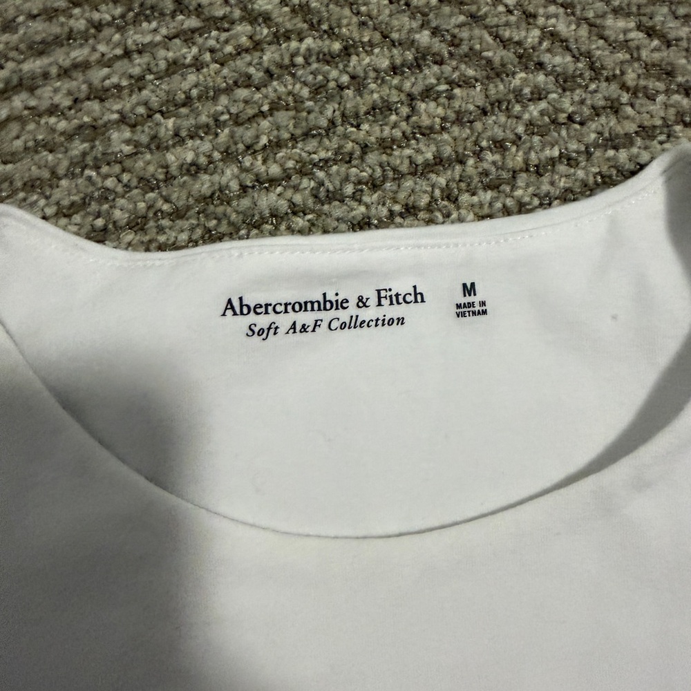 Abercrombie & Fitch Long Sleeve - Picture 2 of 2